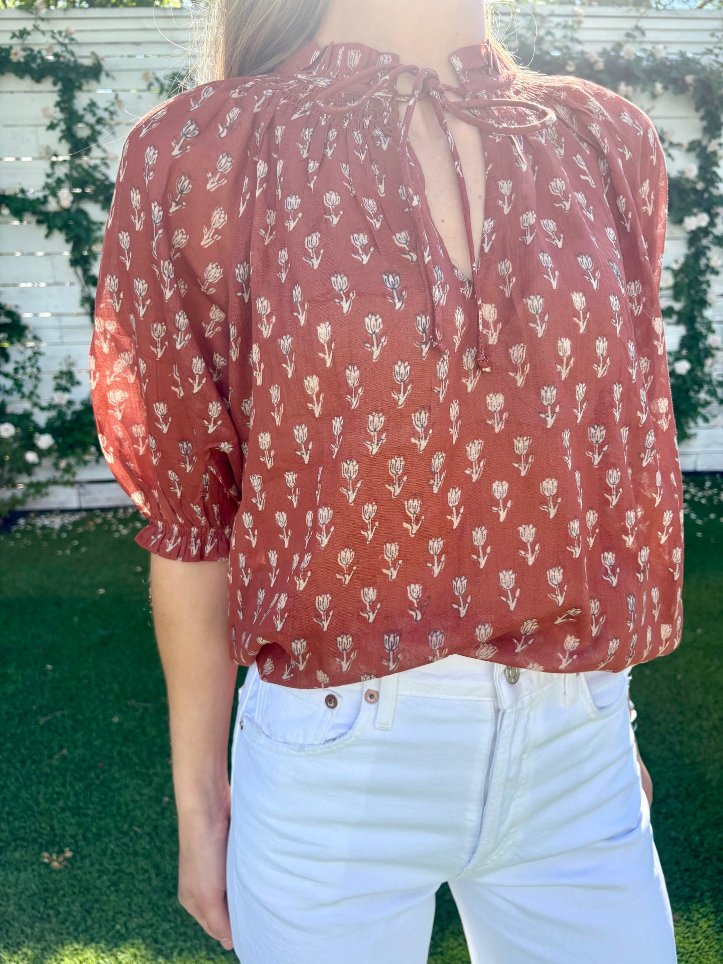 ari top