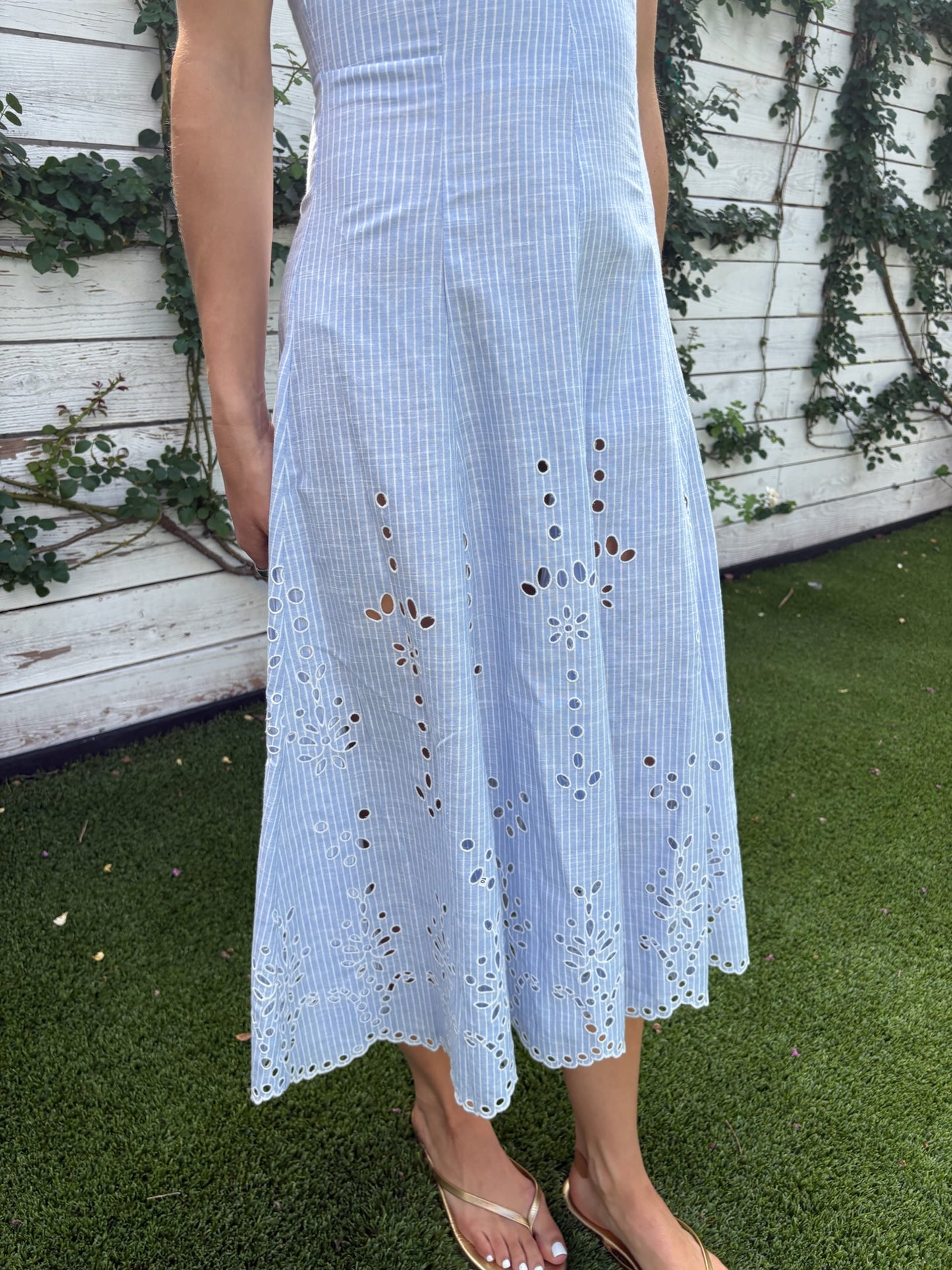 dhara v-neck midi dress
