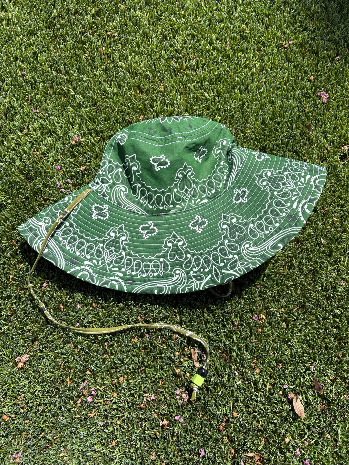 capeline hat