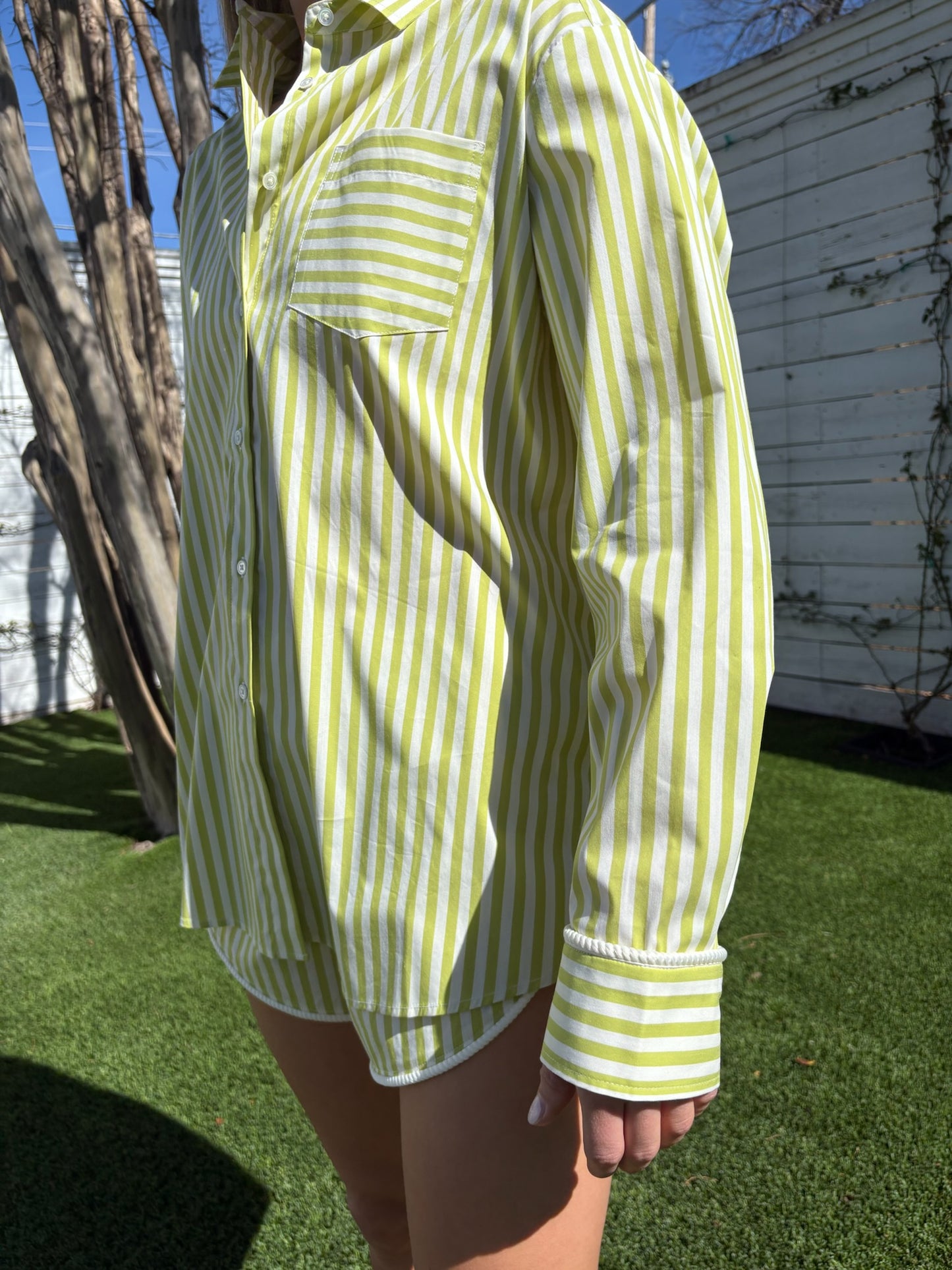 avril button down