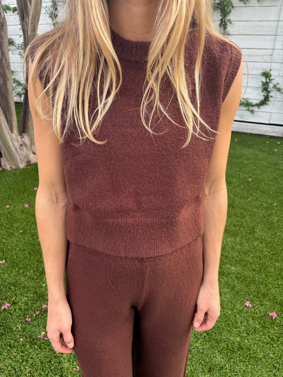 pilar vest