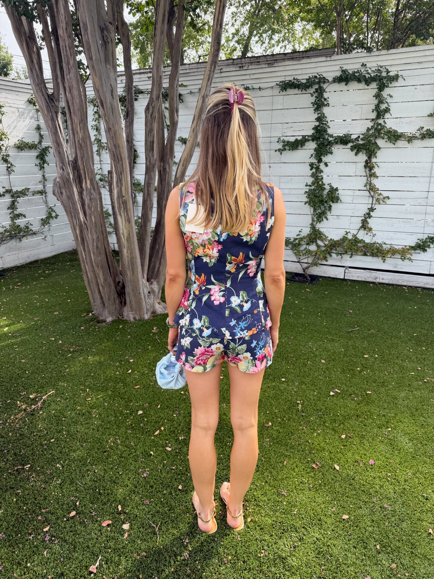 lila mini short