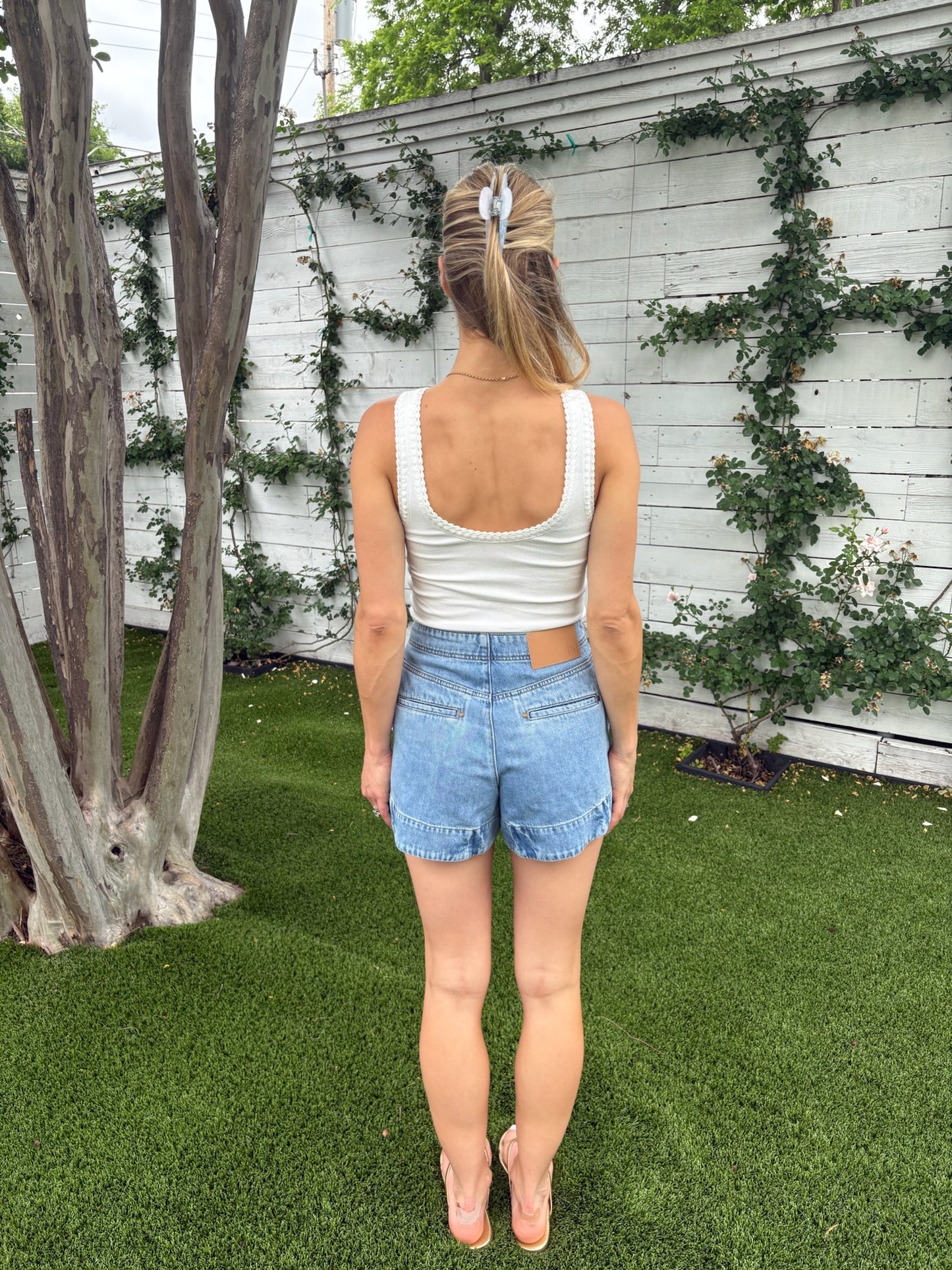 tallulah scoop tank