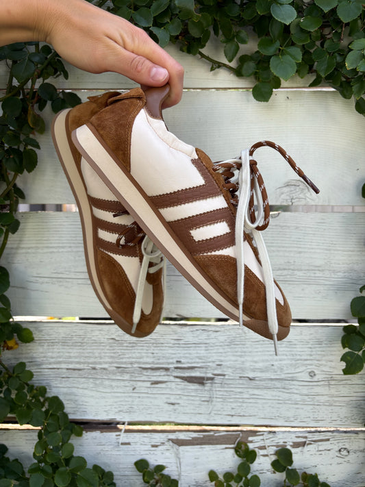 rocket sneaker in butter quoio