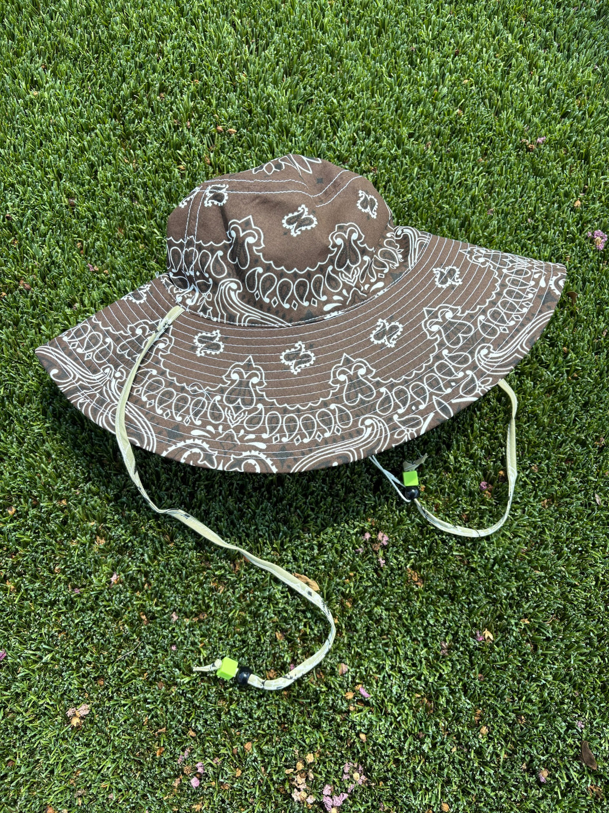capeline hat
