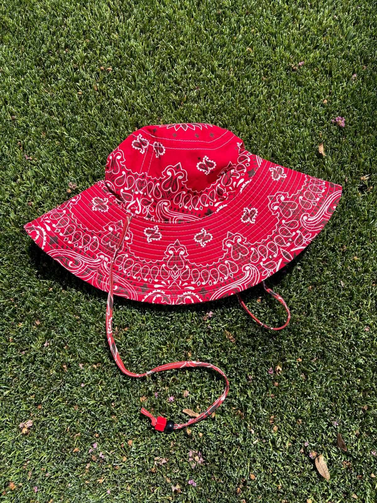 capeline hat