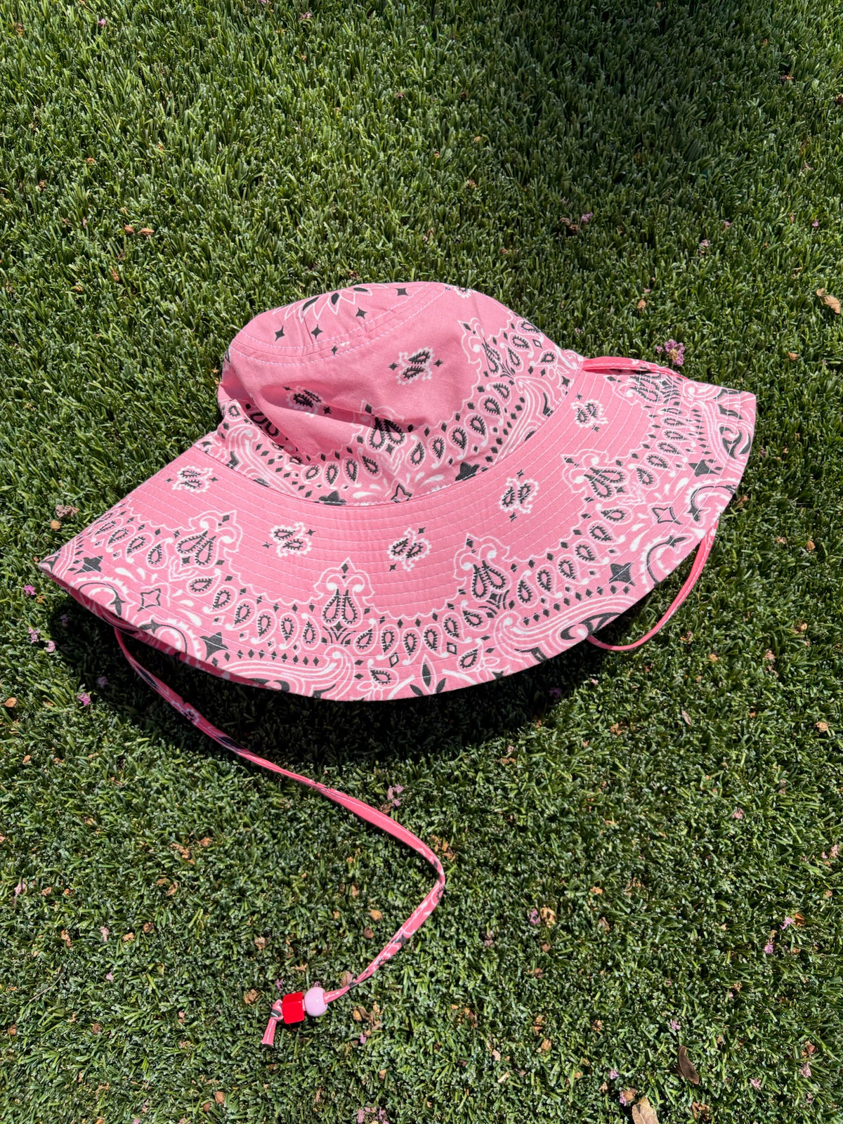 capeline hat