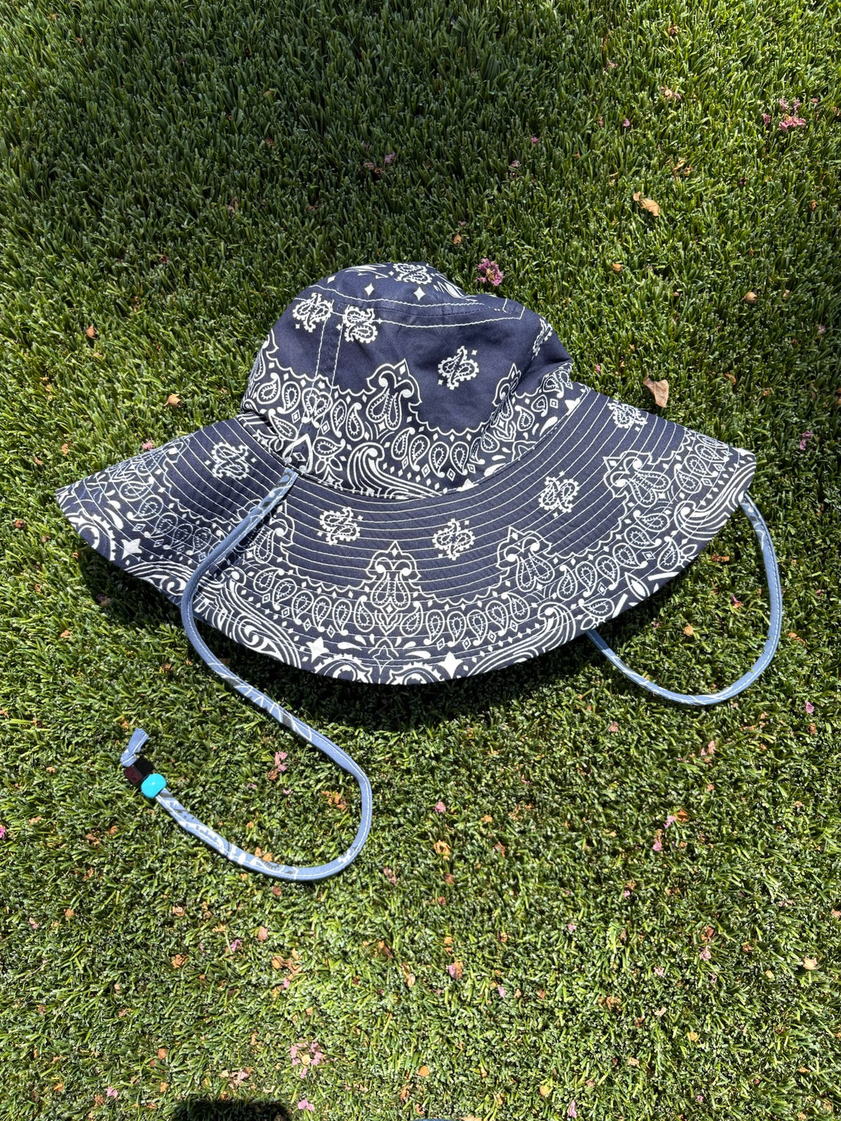 capeline hat