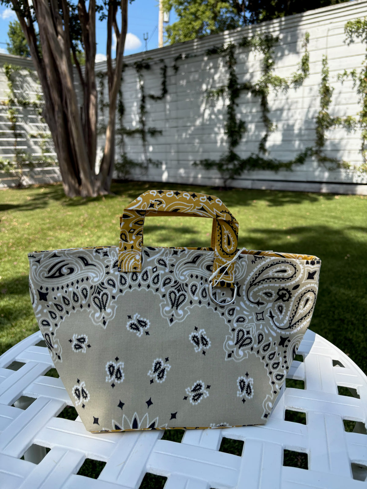neutral mini basket