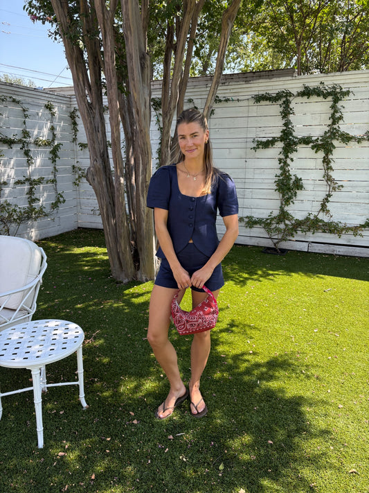 leora short