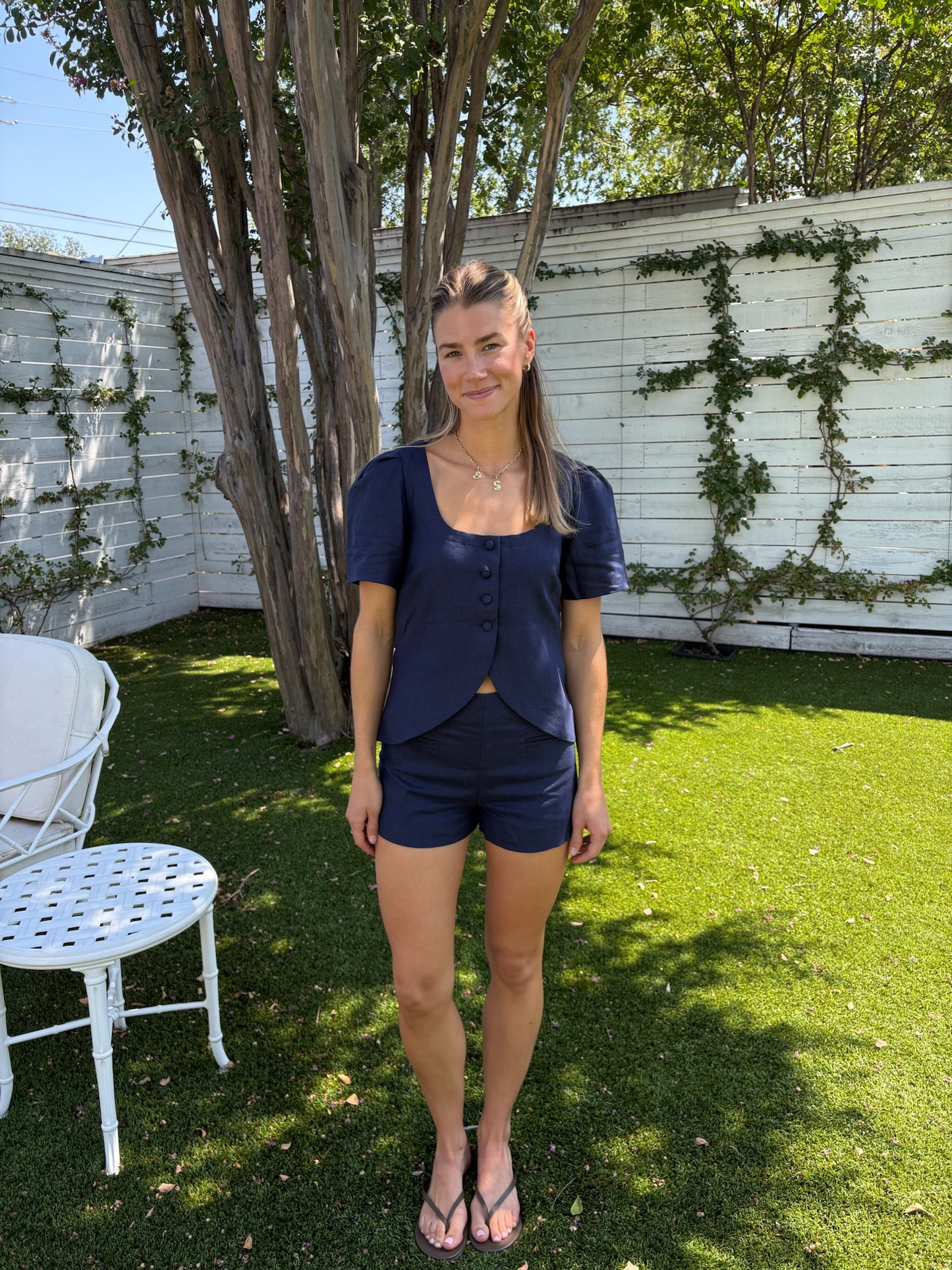 leora short